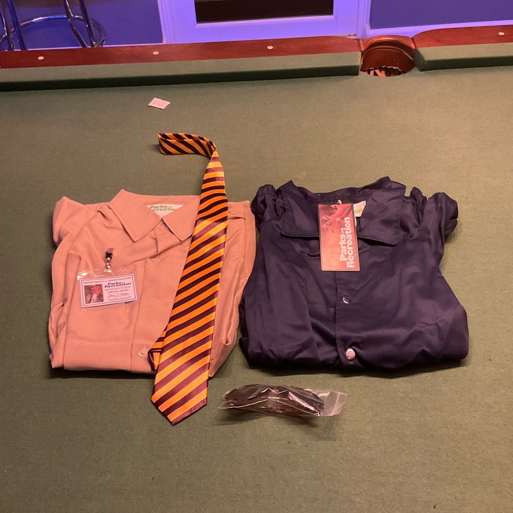 Parks and recreation Halloween costume size adult xl